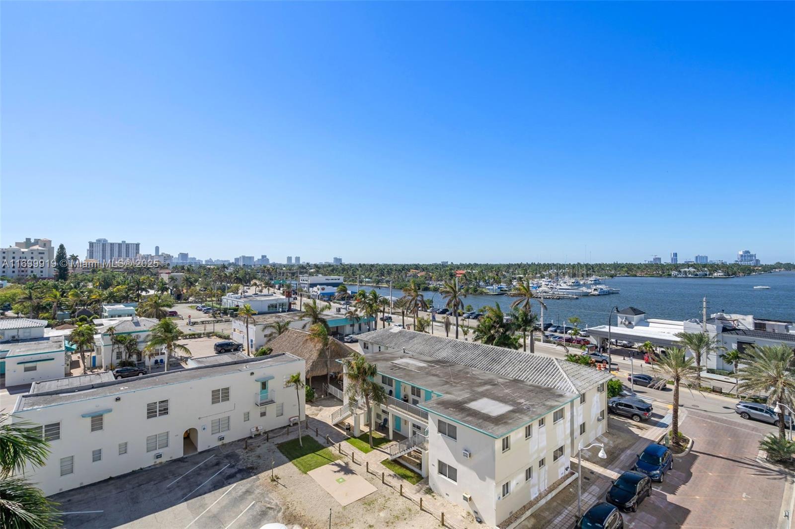 COSTA HOLLYWOOD CONDO - Residential