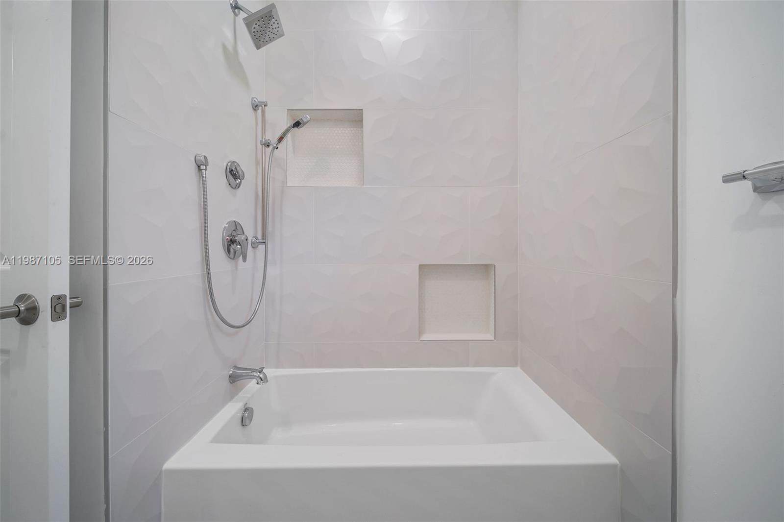 NEWHAVEN 7B PH 1 - Residential Lease