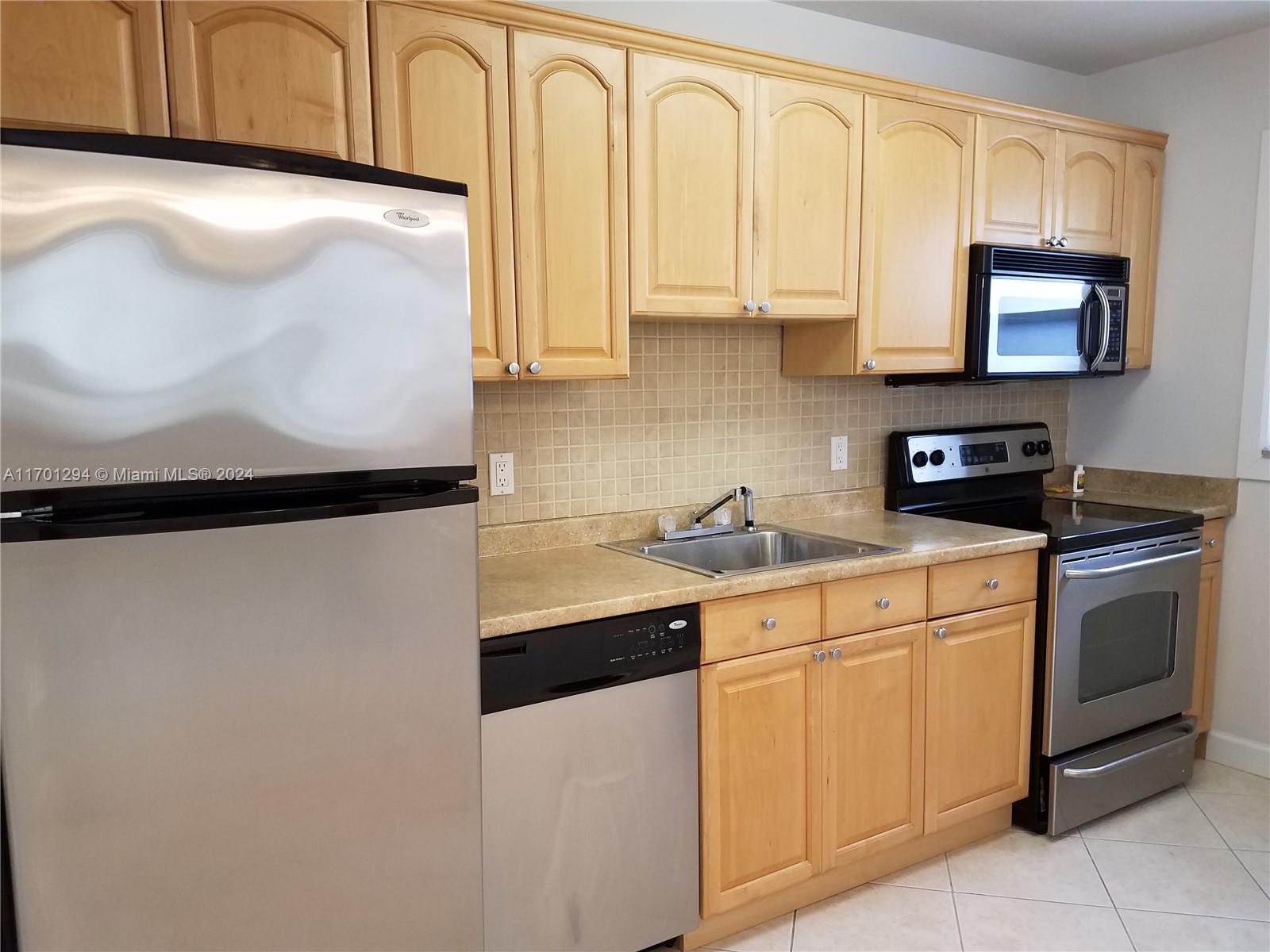 415 Ne 2nd St 209, Hallandale Beach, Broward County, Florida - 1 Bedrooms  
1 Bathrooms - 