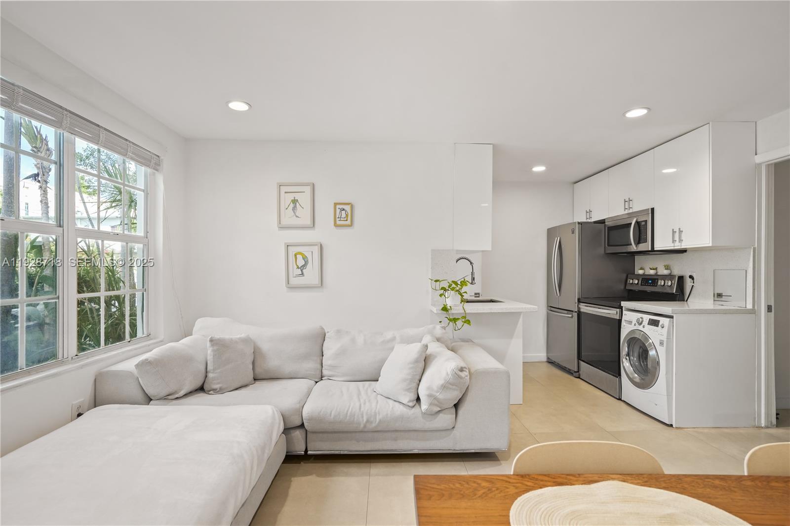 FRIENDLY CORNER CONDO - Residential