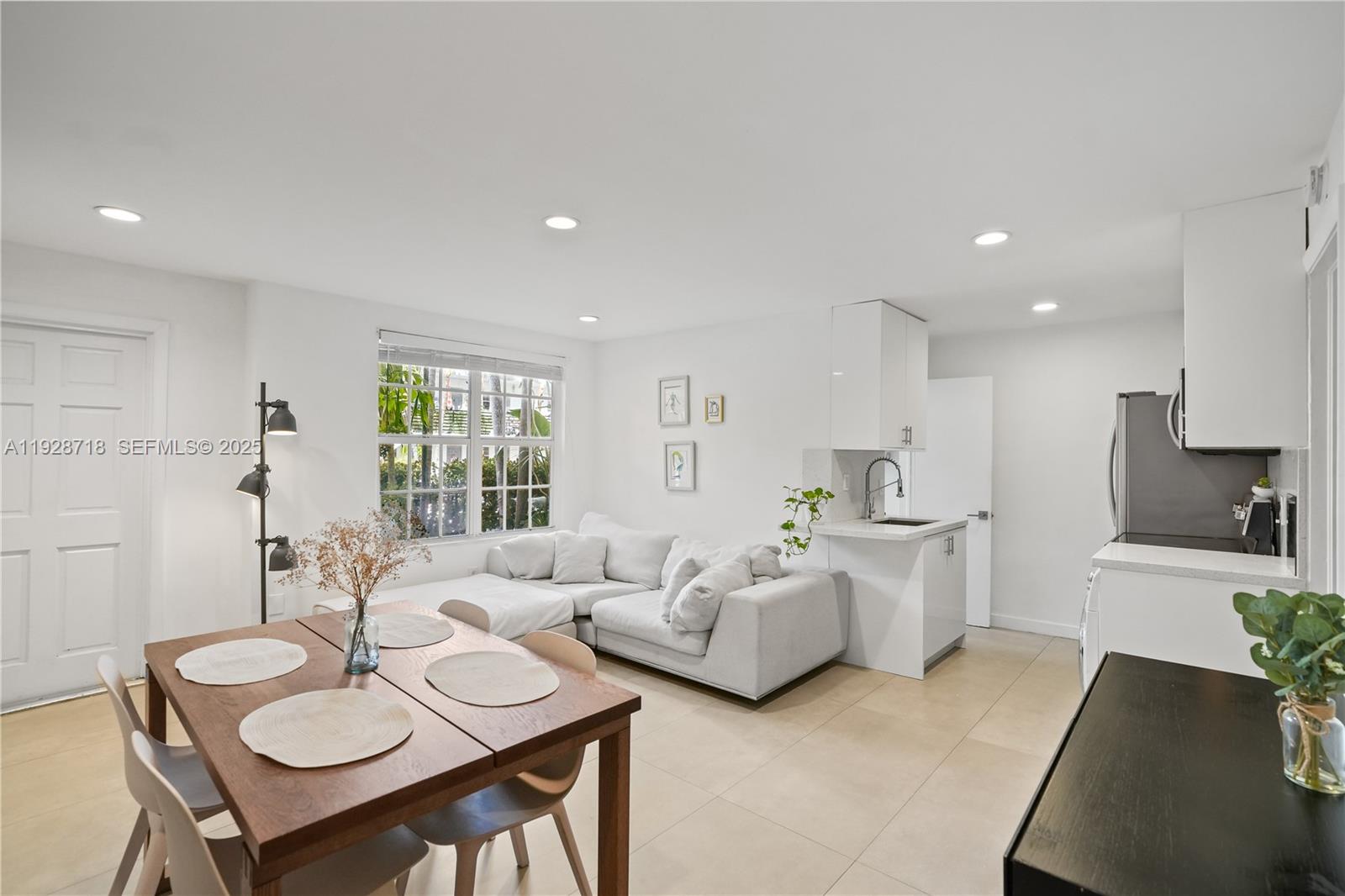 FRIENDLY CORNER CONDO - Residential