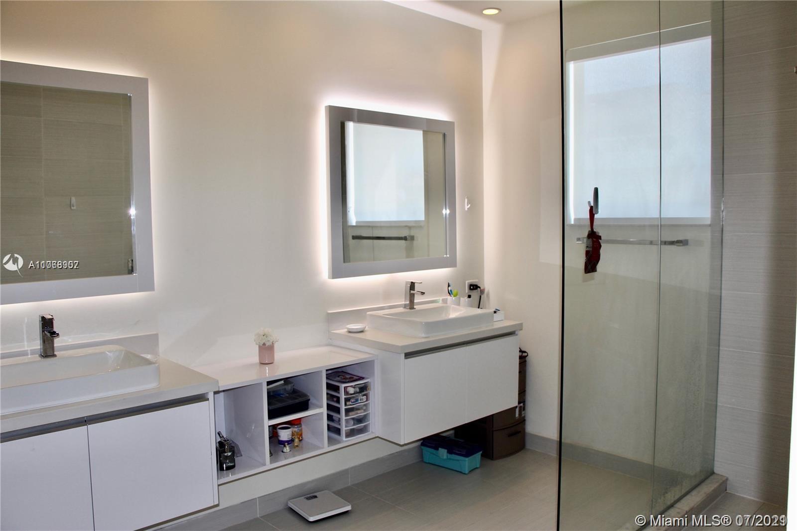 LANDMARK AT DORAL - Residential