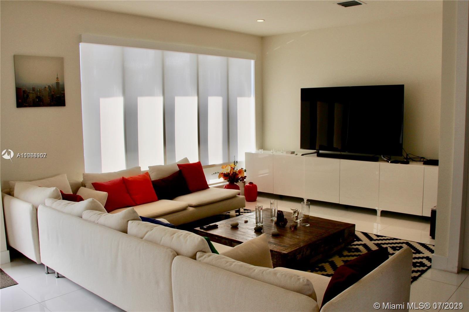 LANDMARK AT DORAL - Residential