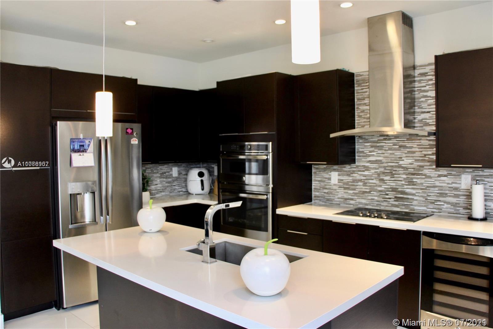 LANDMARK AT DORAL - Residential