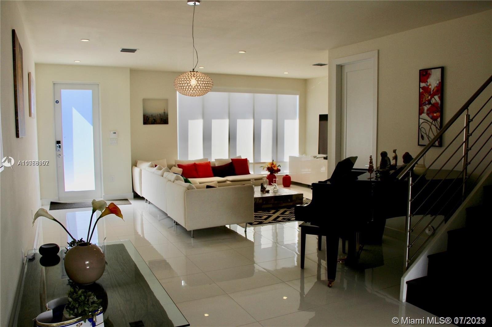 LANDMARK AT DORAL - Residential