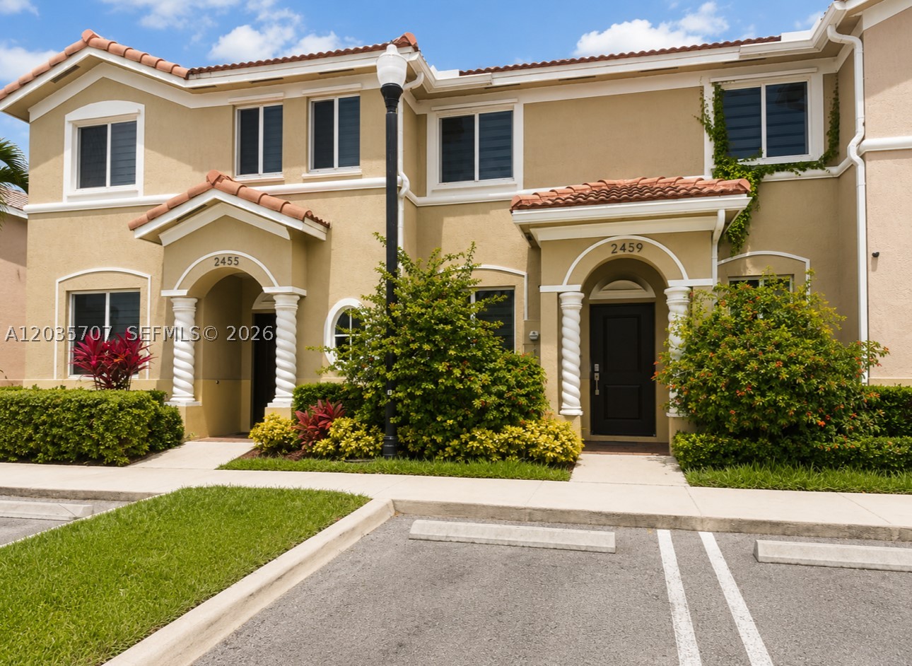Photo 1 of 17 — 2459 SE 10th St 2459, Homestead, FL 33035