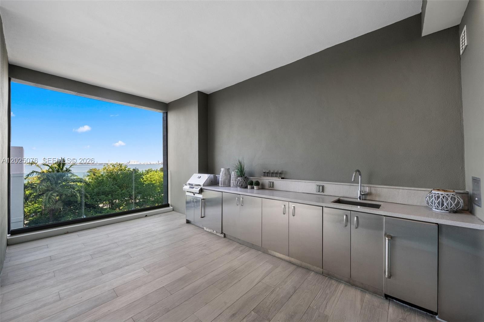 PARAISO BAY CONDO - Residential