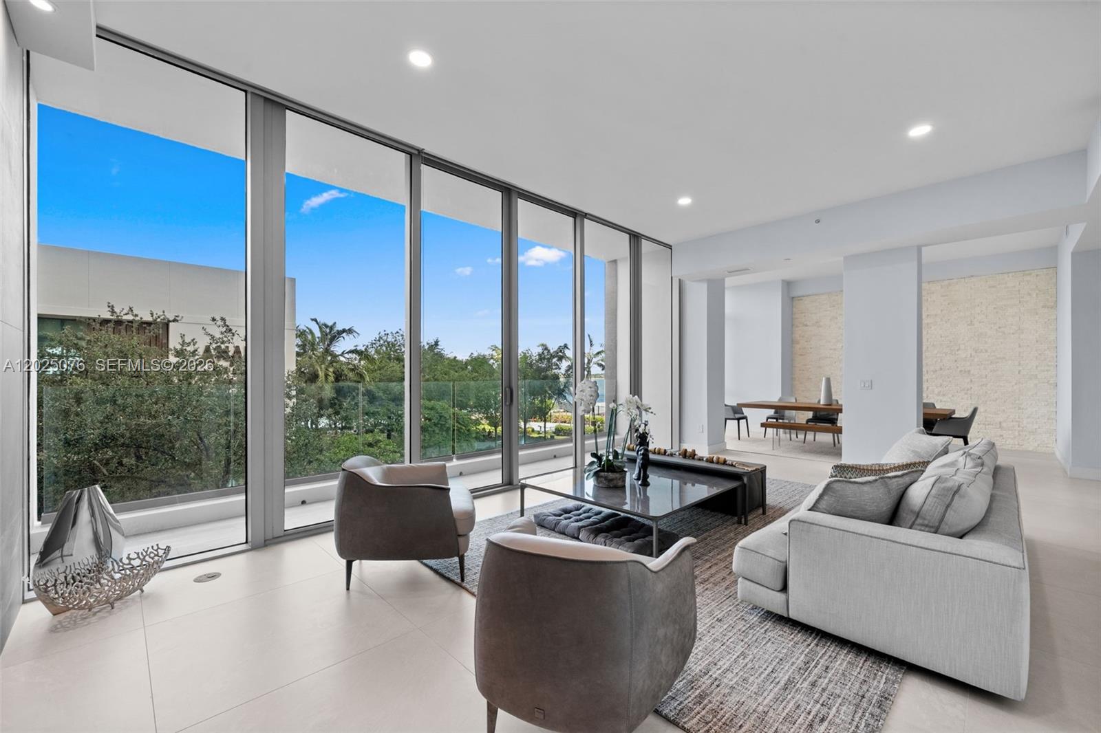PARAISO BAY CONDO - Residential