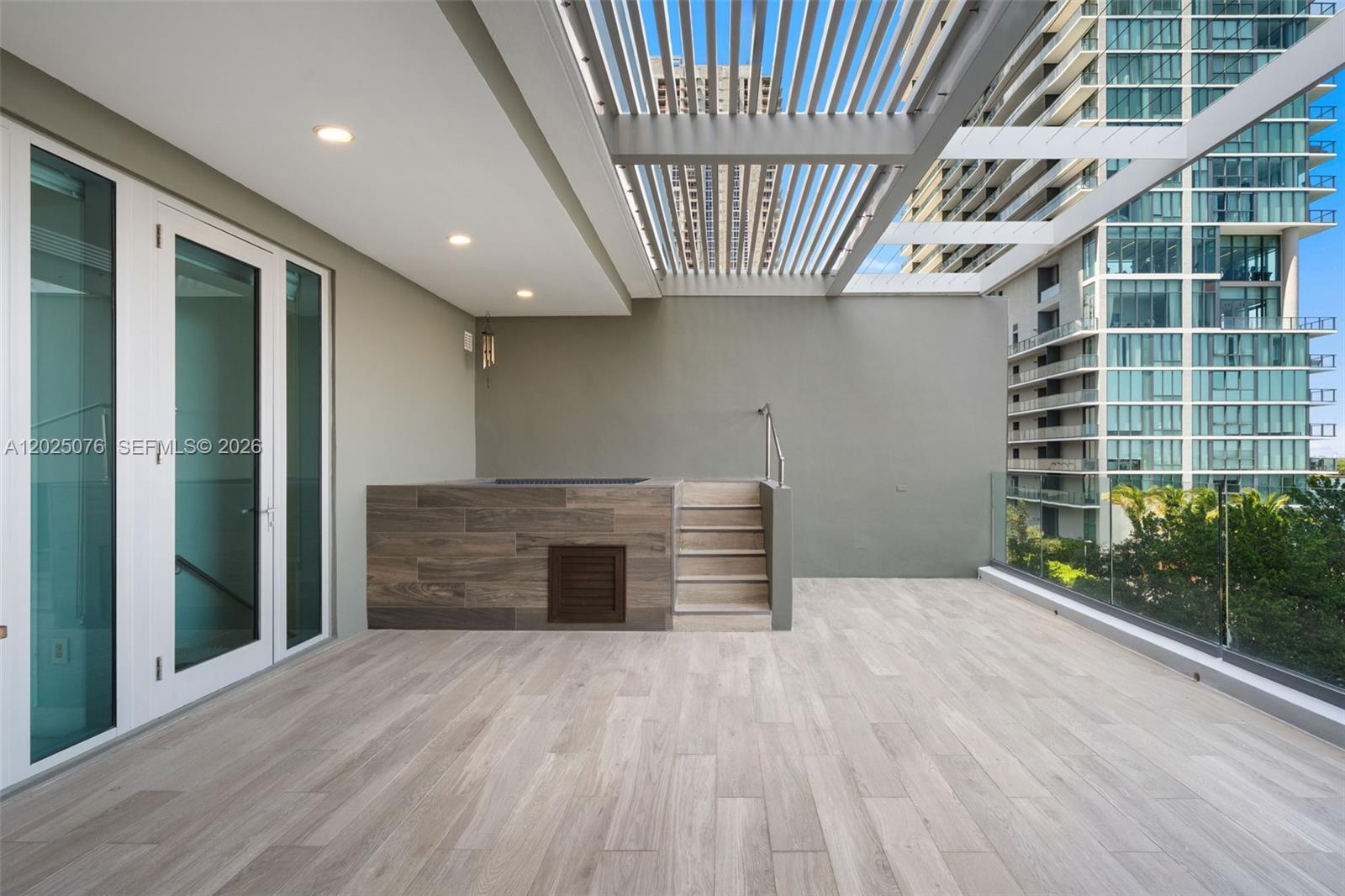 PARAISO BAY CONDO - Residential