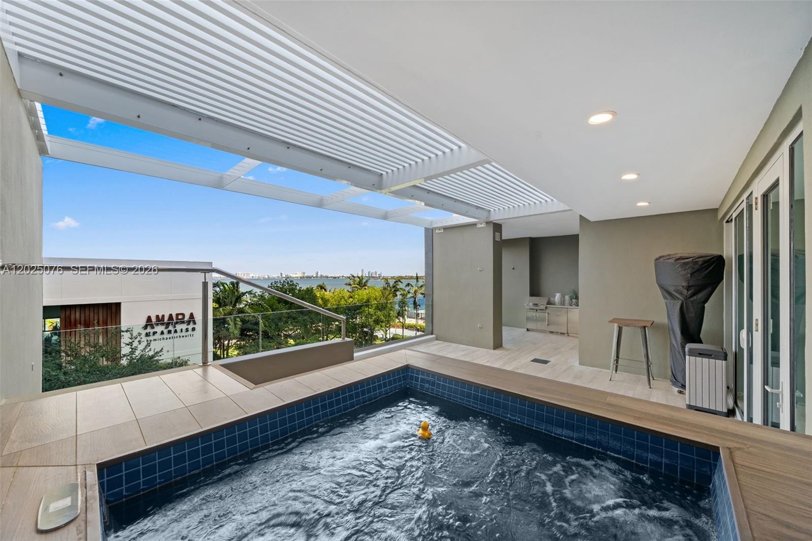 PARAISO BAY CONDO - Residential