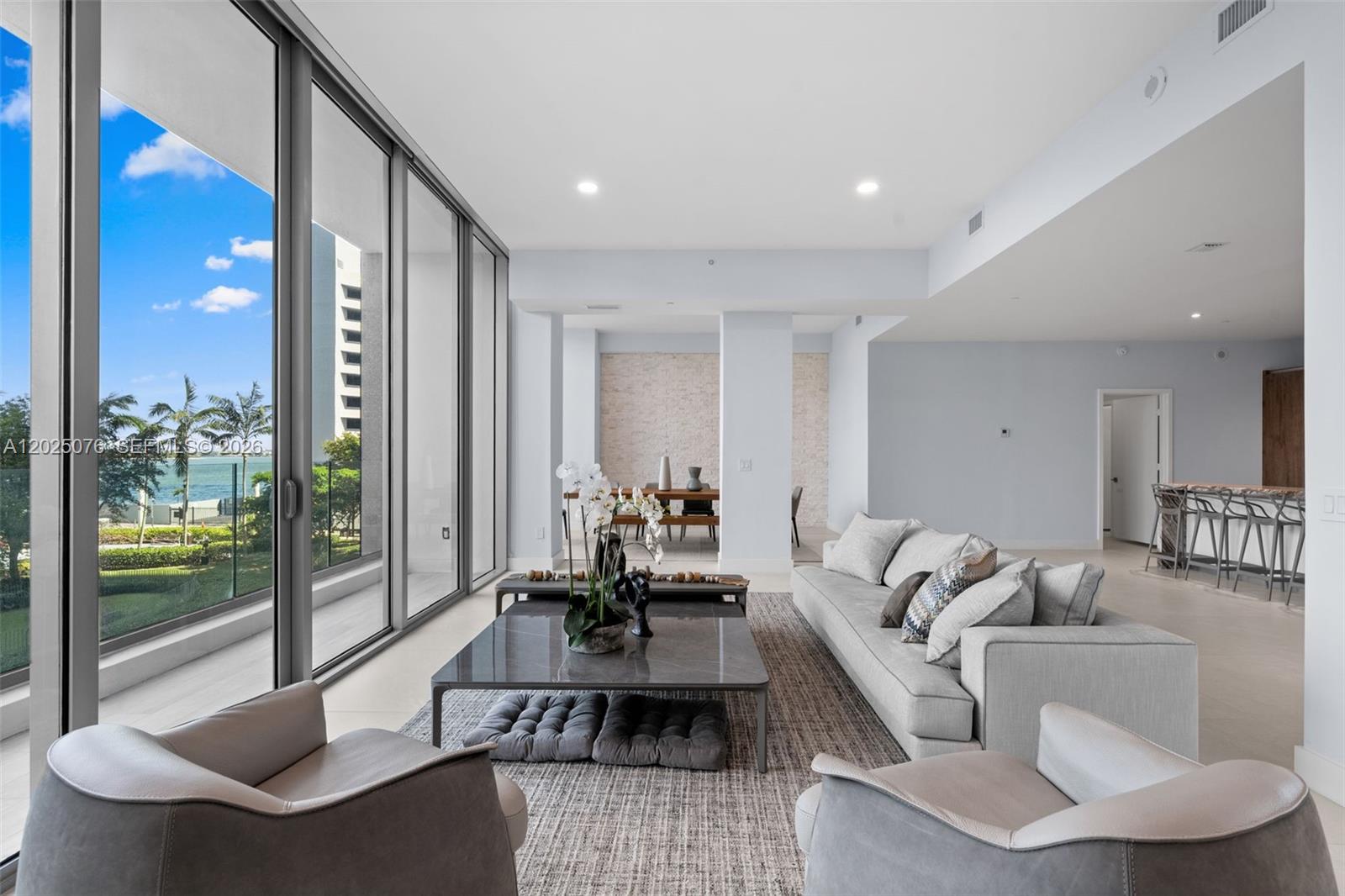 PARAISO BAY CONDO - Residential