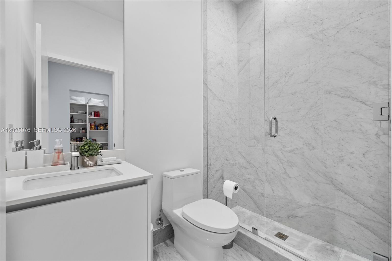PARAISO BAY CONDO - Residential