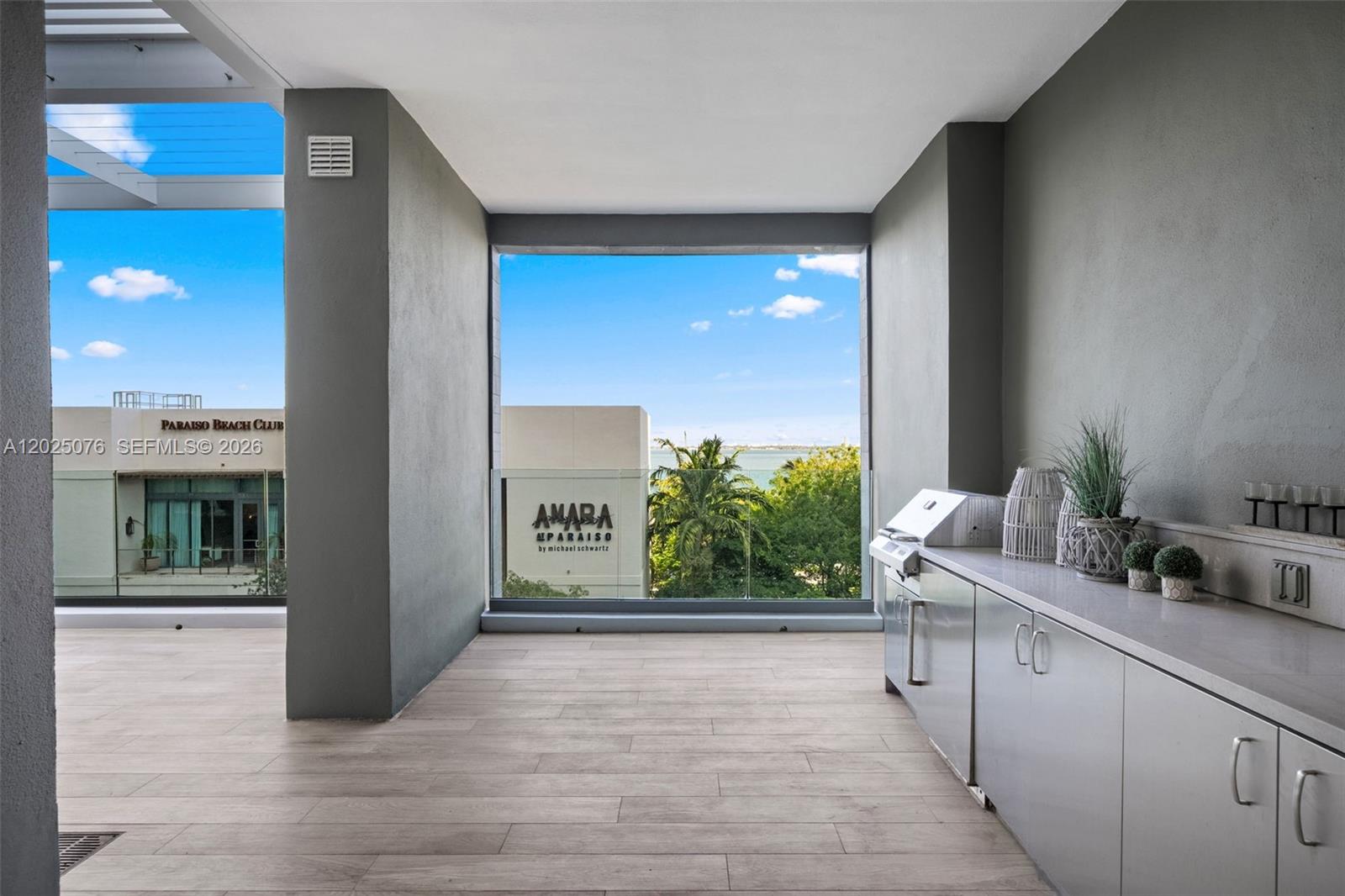 PARAISO BAY CONDO - Residential