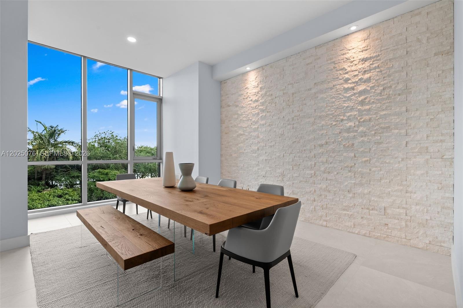 PARAISO BAY CONDO - Residential