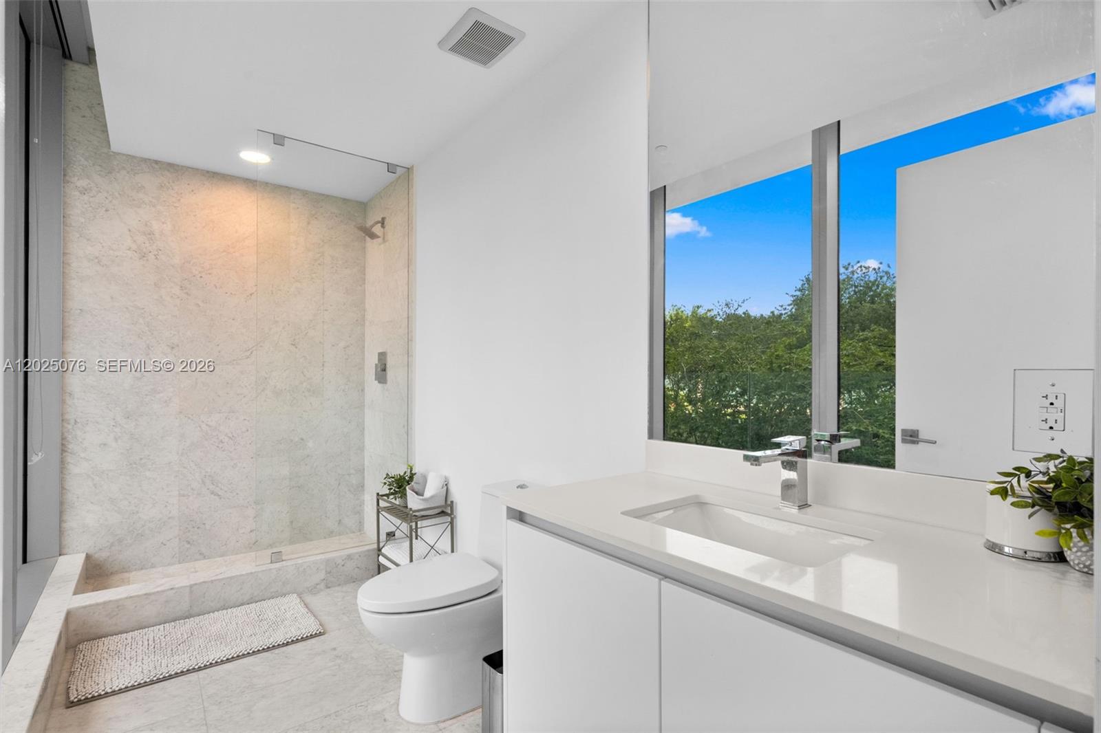PARAISO BAY CONDO - Residential