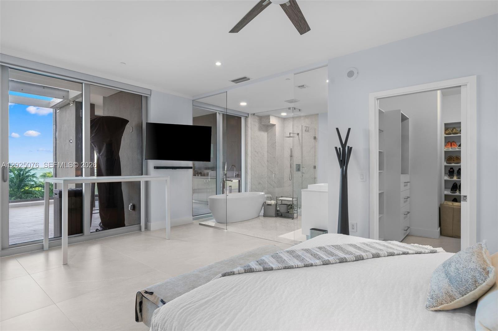 PARAISO BAY CONDO - Residential