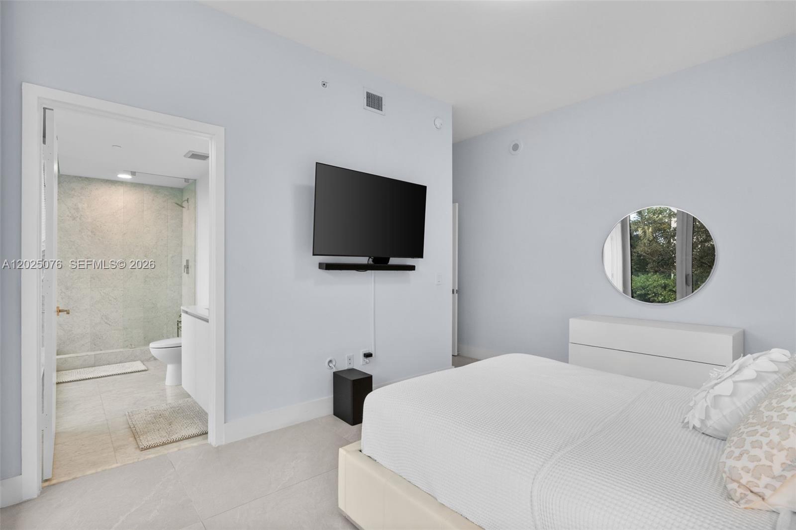 PARAISO BAY CONDO - Residential