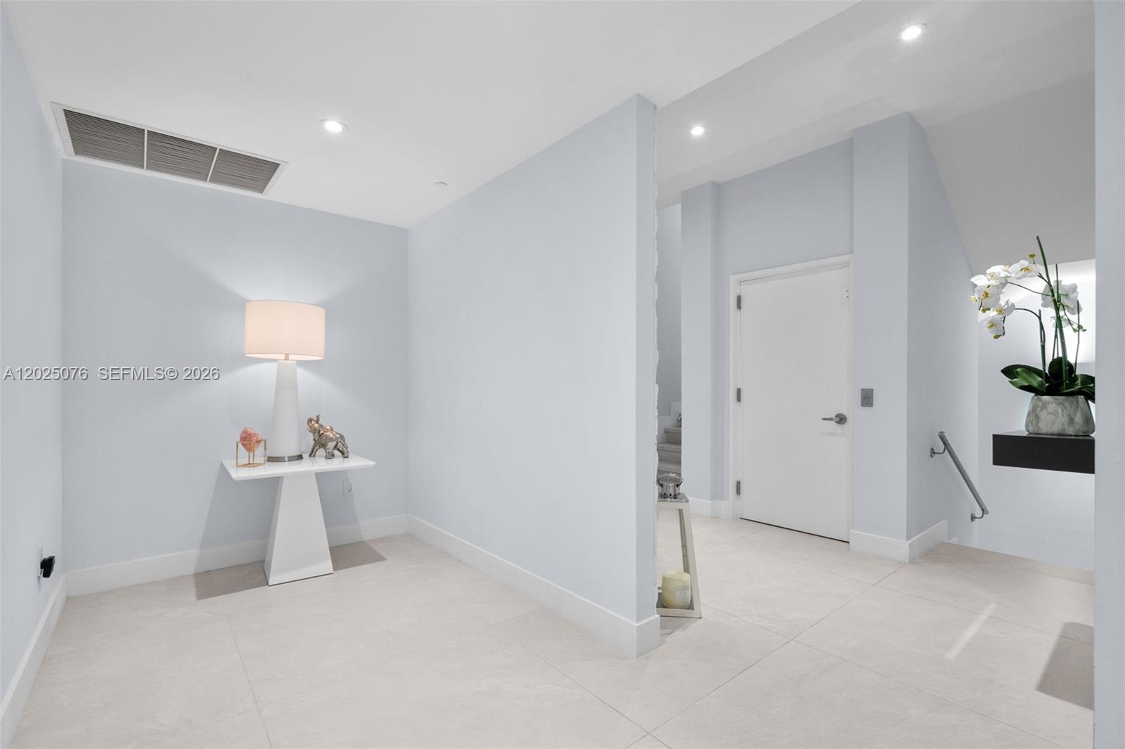 PARAISO BAY CONDO - Residential