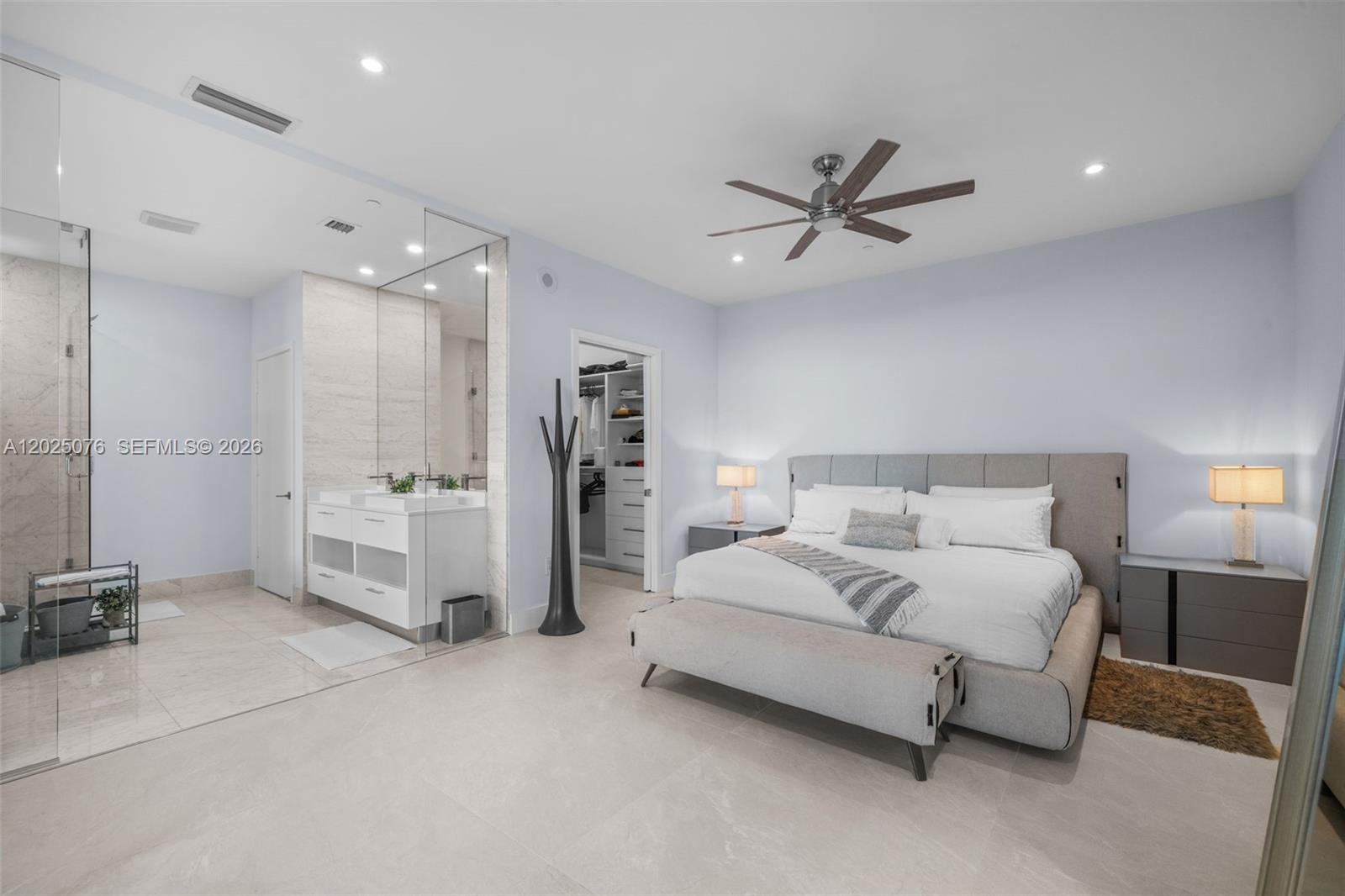 PARAISO BAY CONDO - Residential