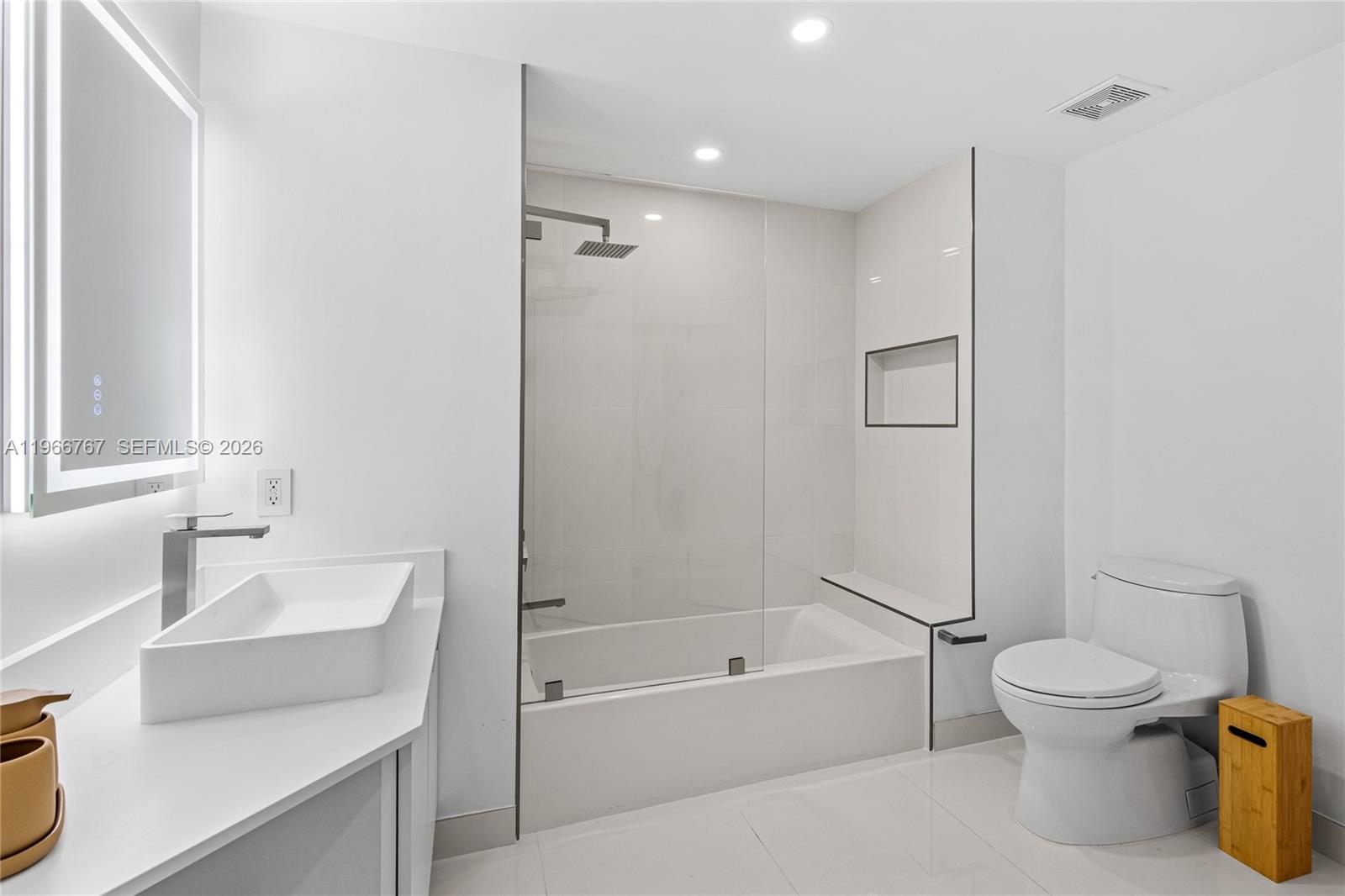 THE GRAND VENETIAN CONDO - Residential