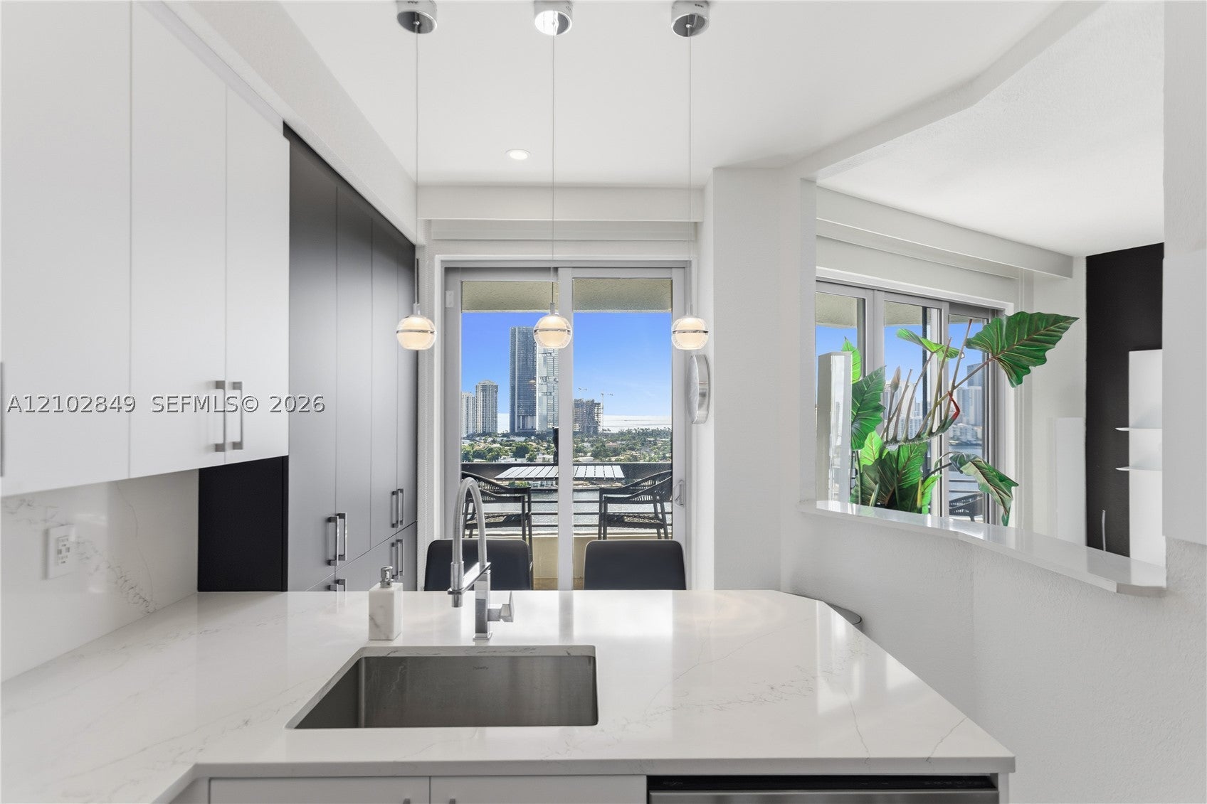 3600 Mystic Pointe Dr PH-16