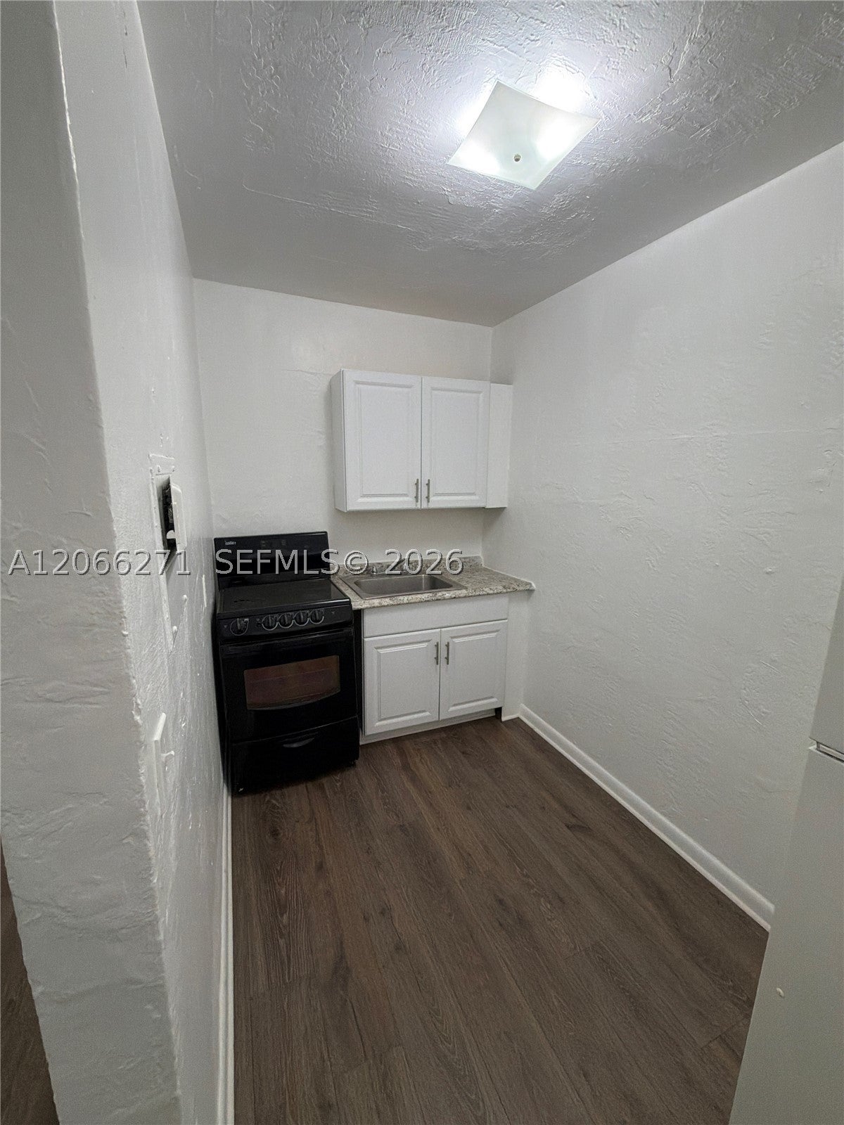 3669 Thomas Ave 8