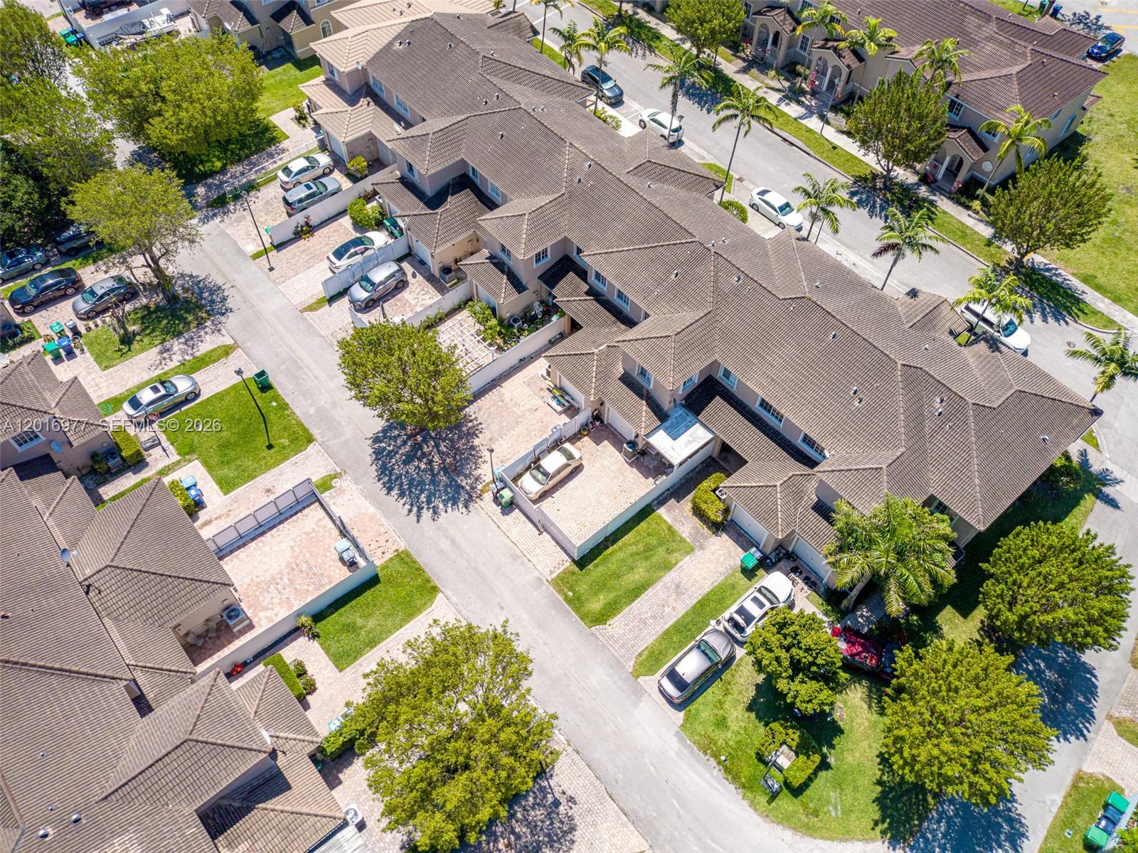 MANDARIN LAKES - Residential