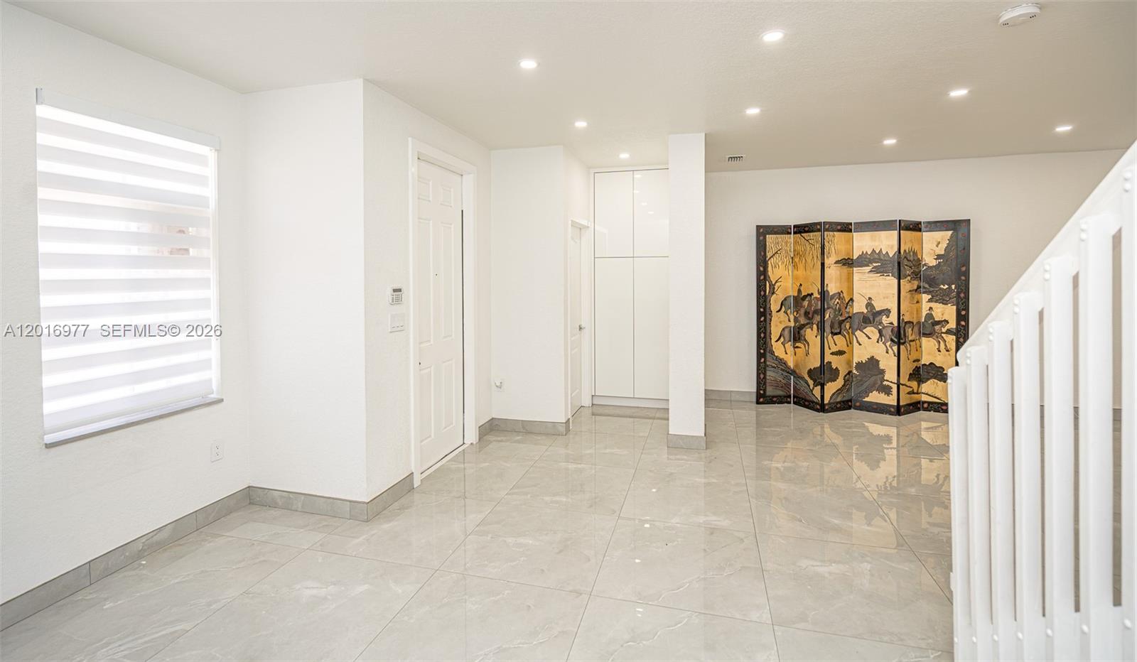 MANDARIN LAKES - Residential