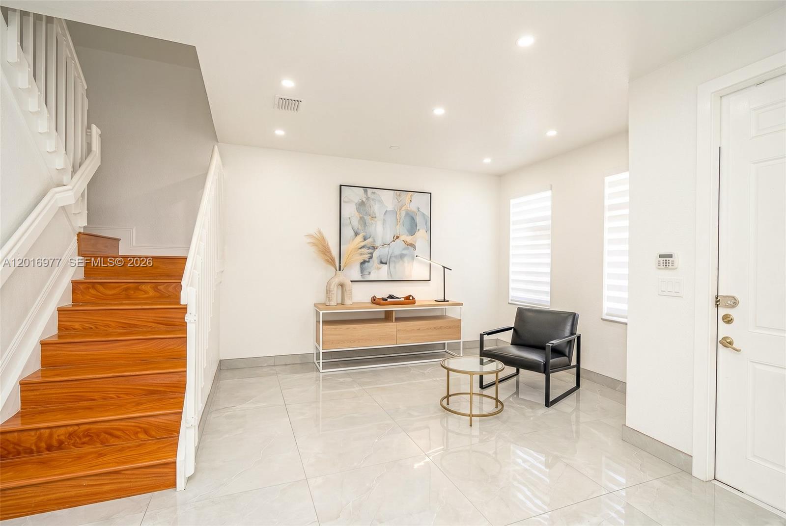 MANDARIN LAKES - Residential