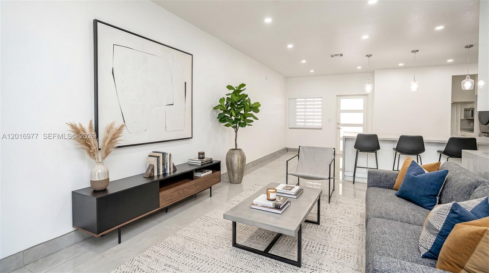 MANDARIN LAKES - Residential