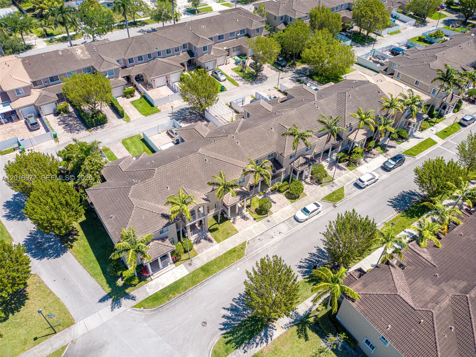 MANDARIN LAKES - Residential