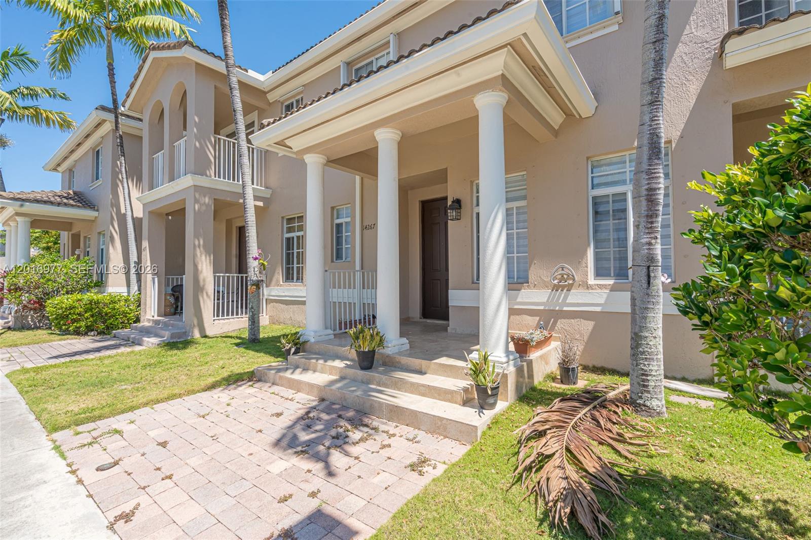 MANDARIN LAKES - Residential