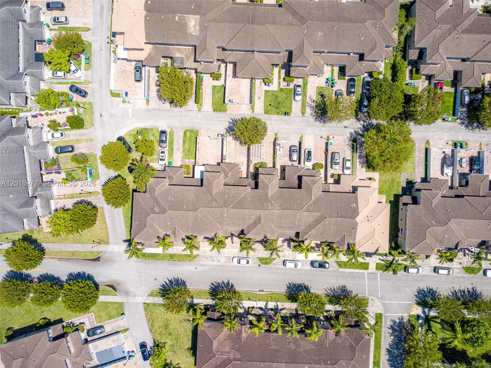 MANDARIN LAKES - Residential