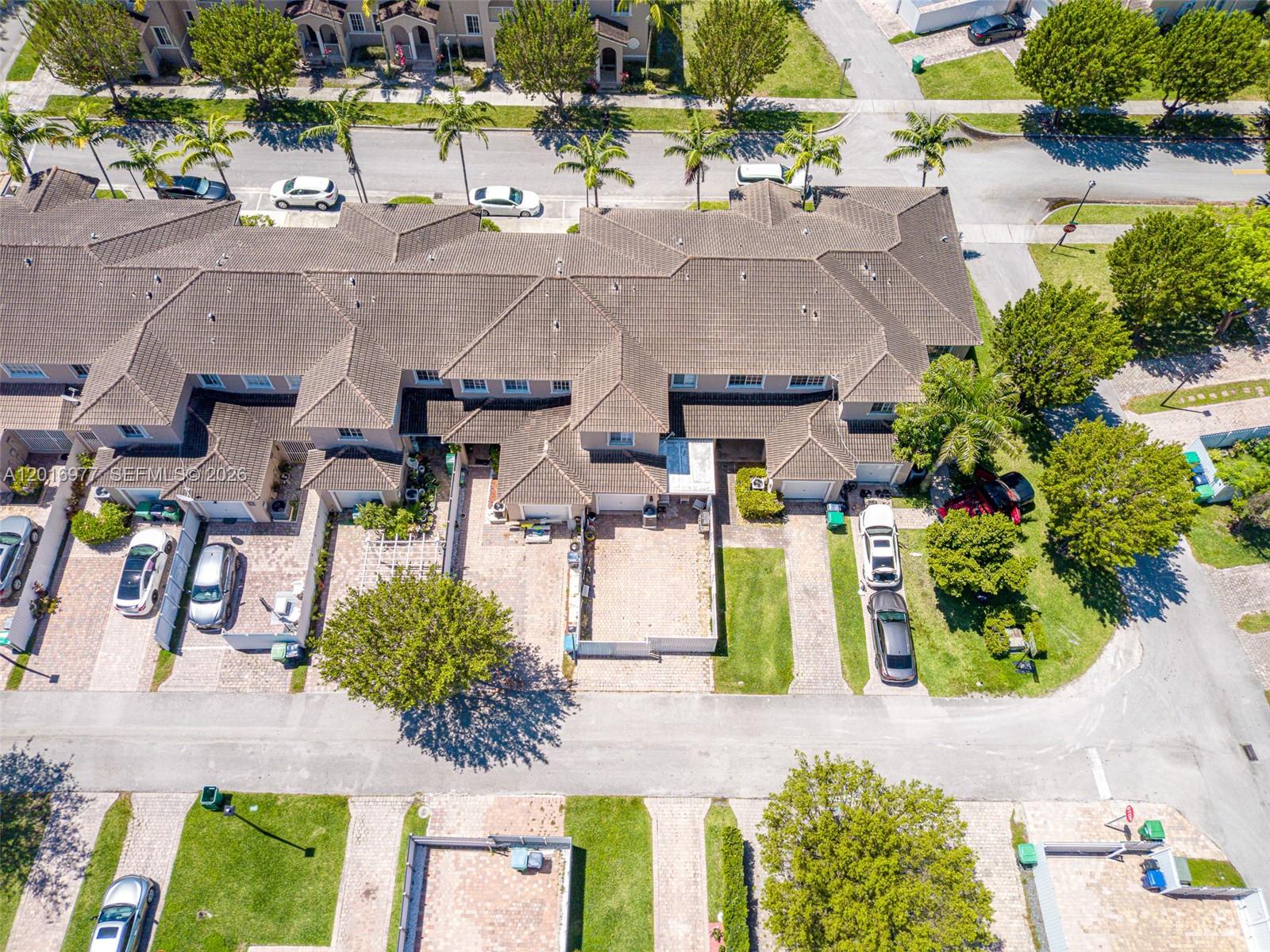 MANDARIN LAKES - Residential