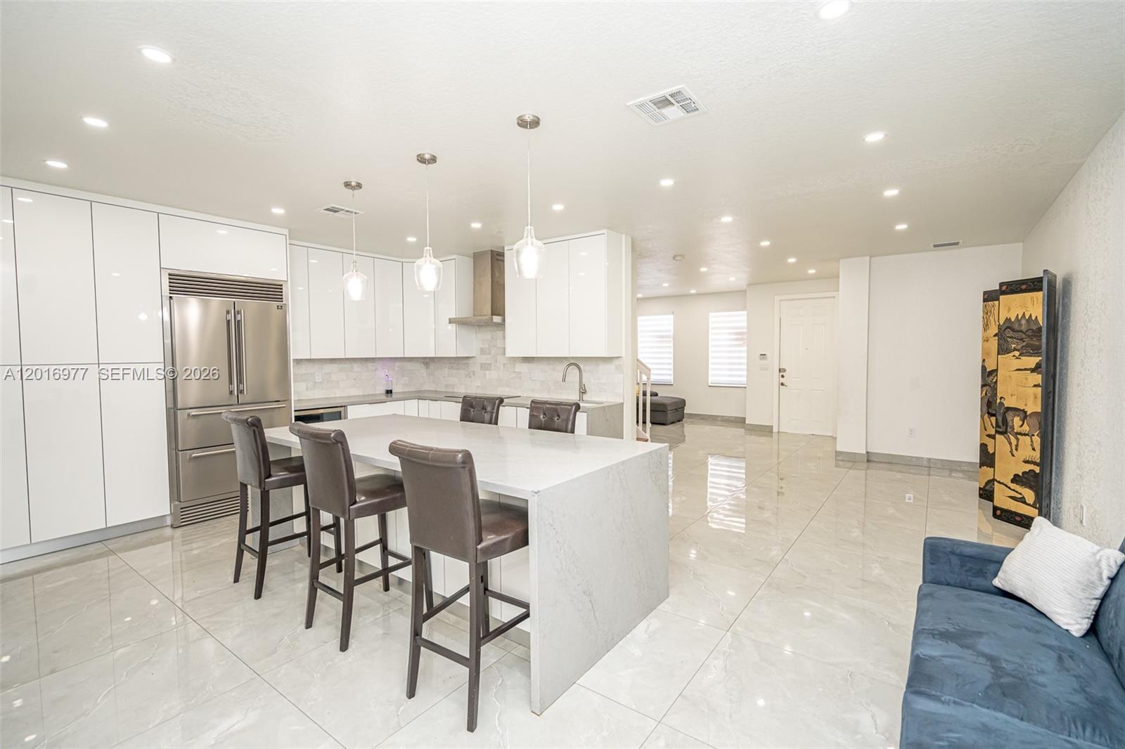 MANDARIN LAKES - Residential