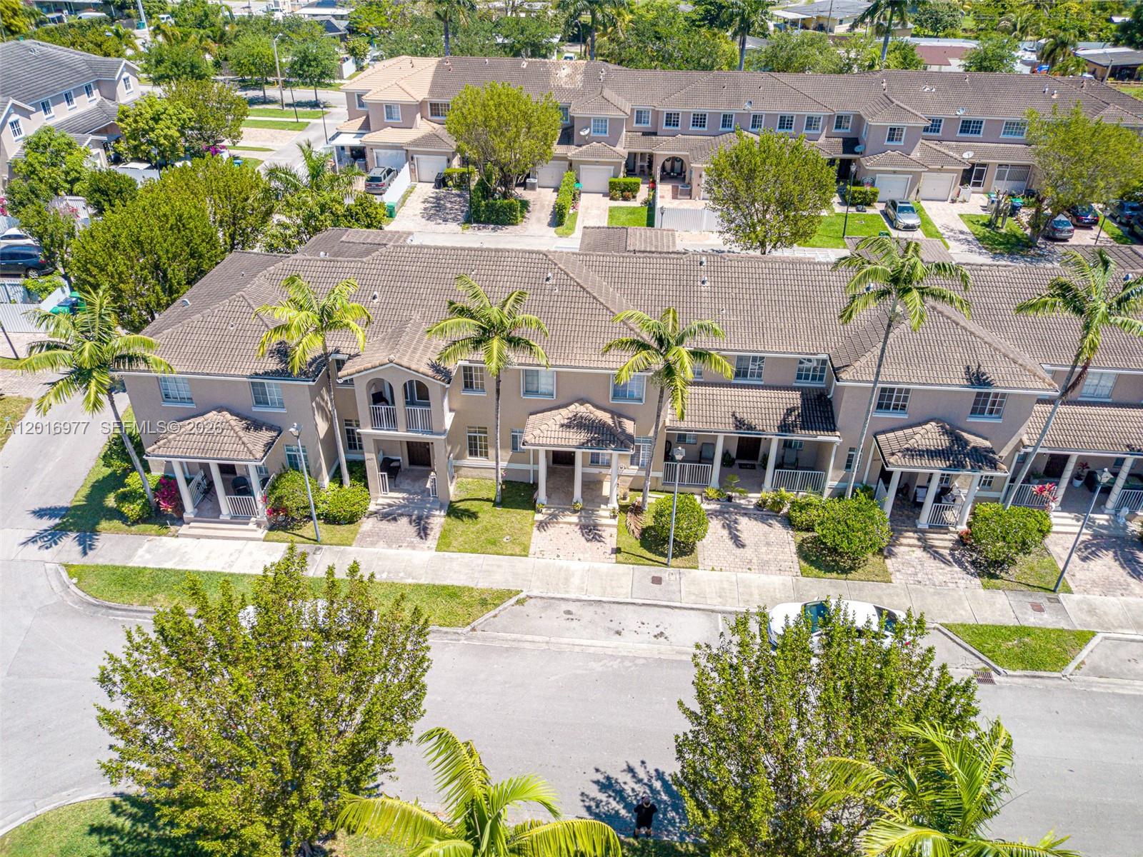 MANDARIN LAKES - Residential
