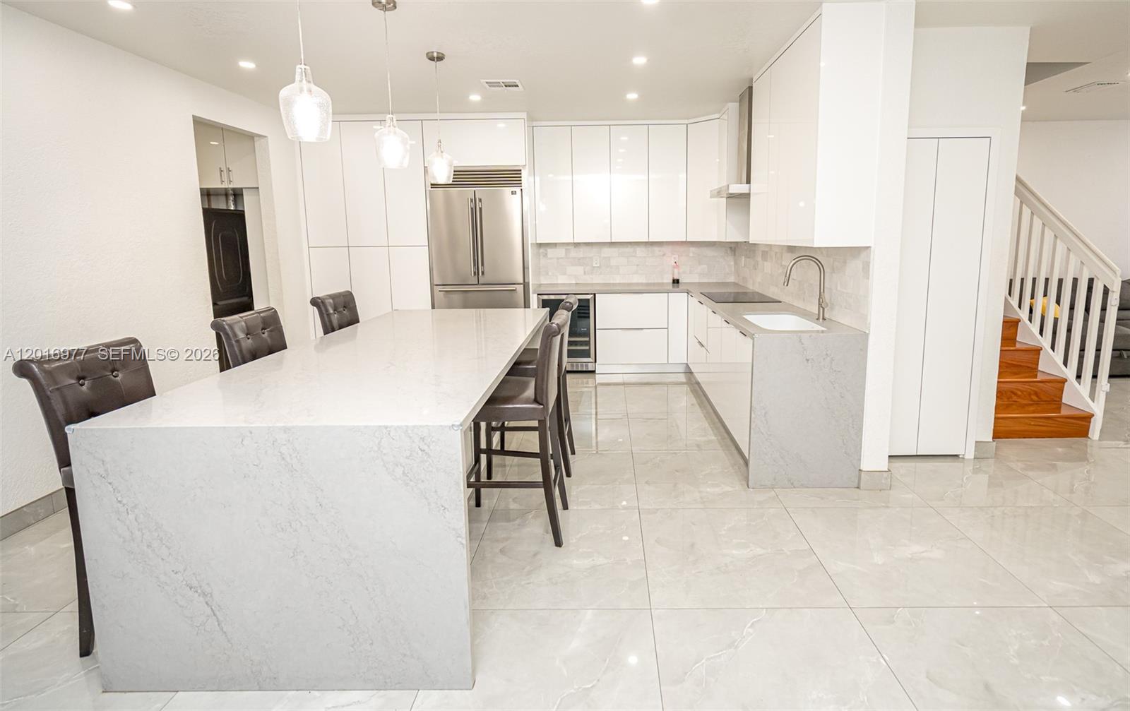 MANDARIN LAKES - Residential