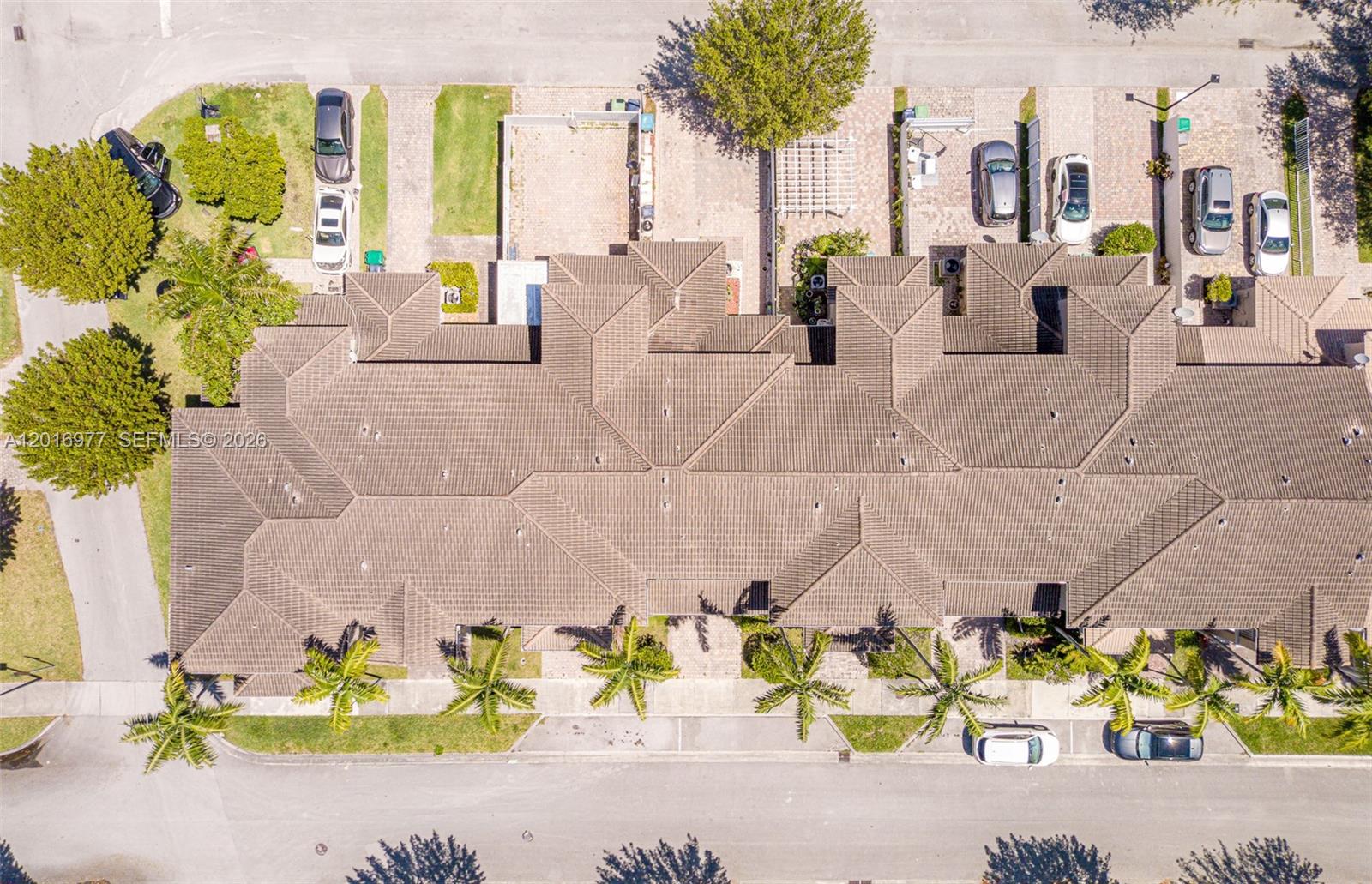 MANDARIN LAKES - Residential