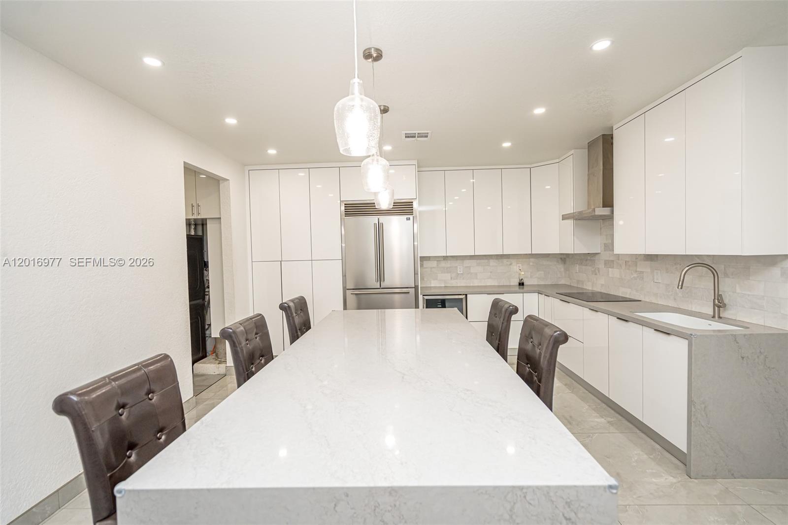 MANDARIN LAKES - Residential