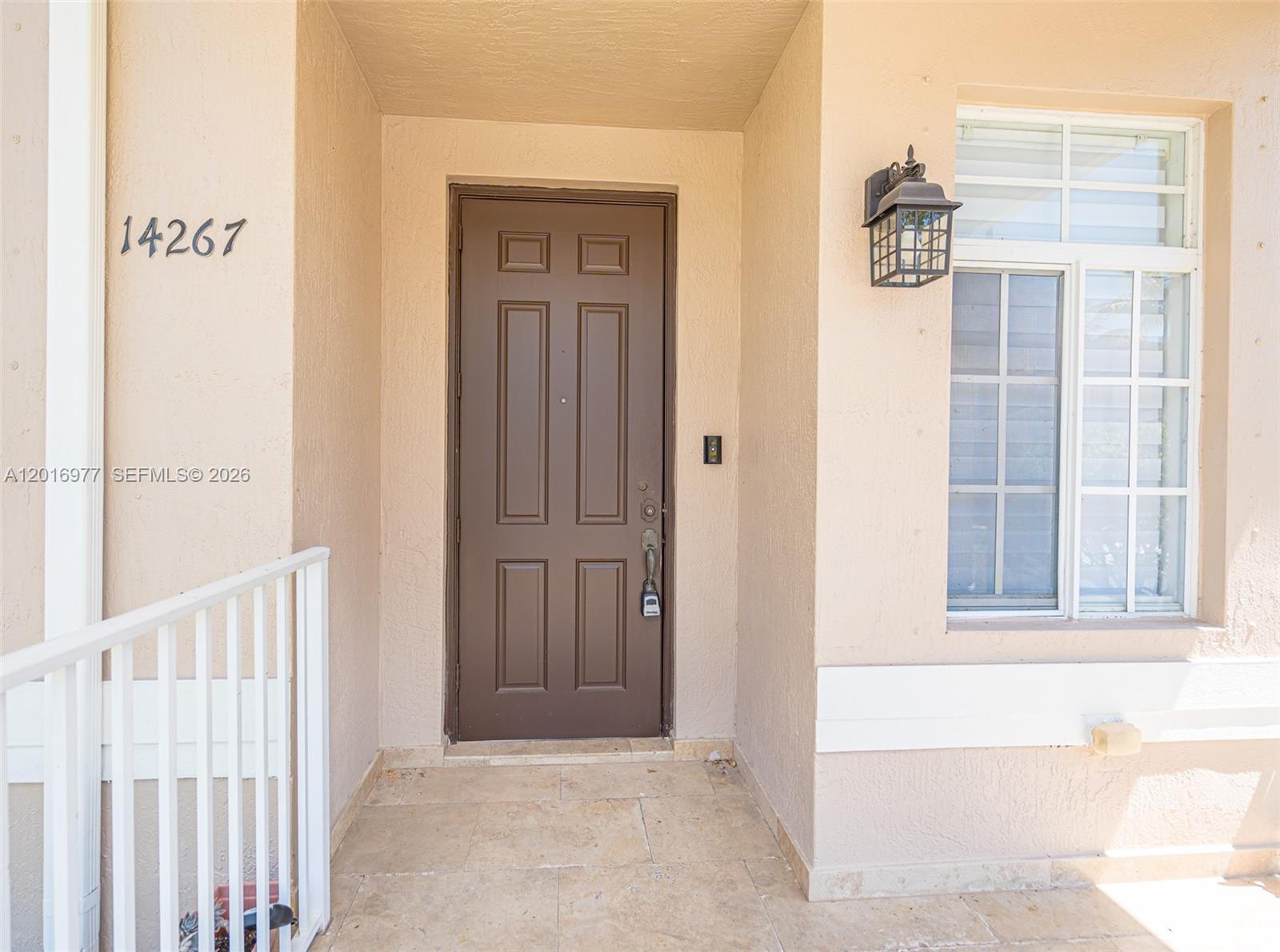 MANDARIN LAKES - Residential