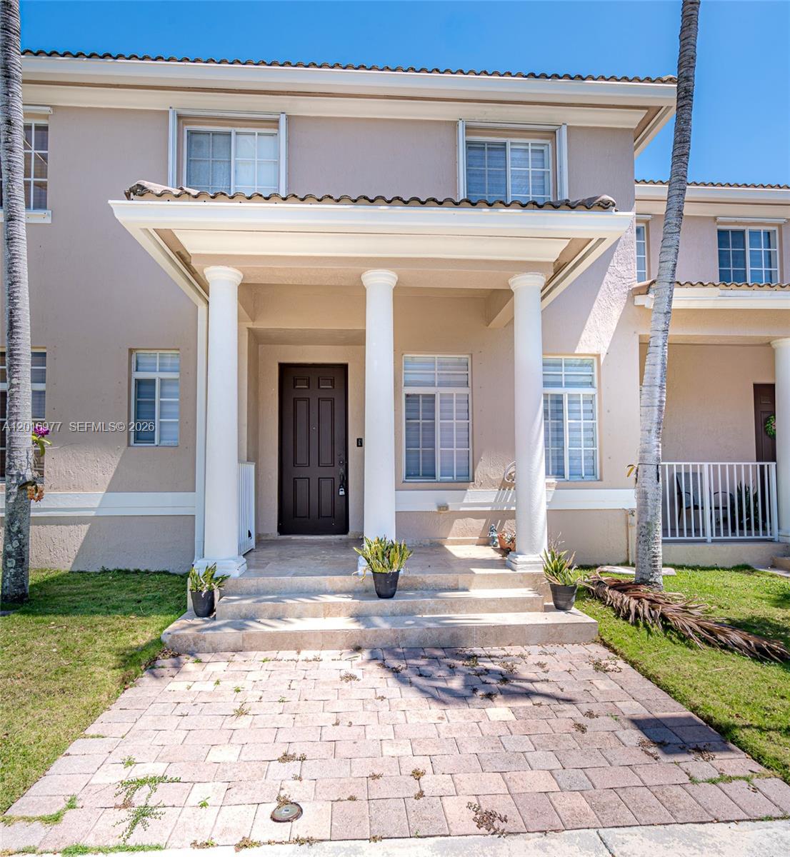 MANDARIN LAKES - Residential