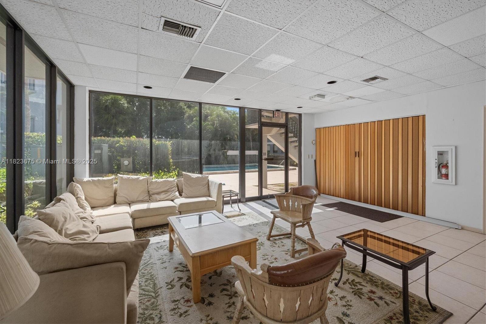 PRESIDENTIAL GOLFVIEW - Residential