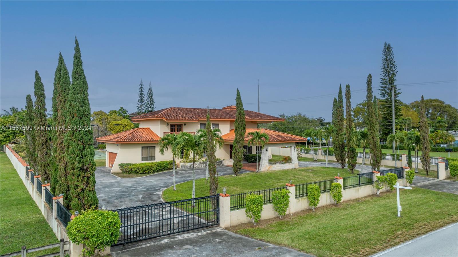 MILLER DRIVE ESTATES - Residential