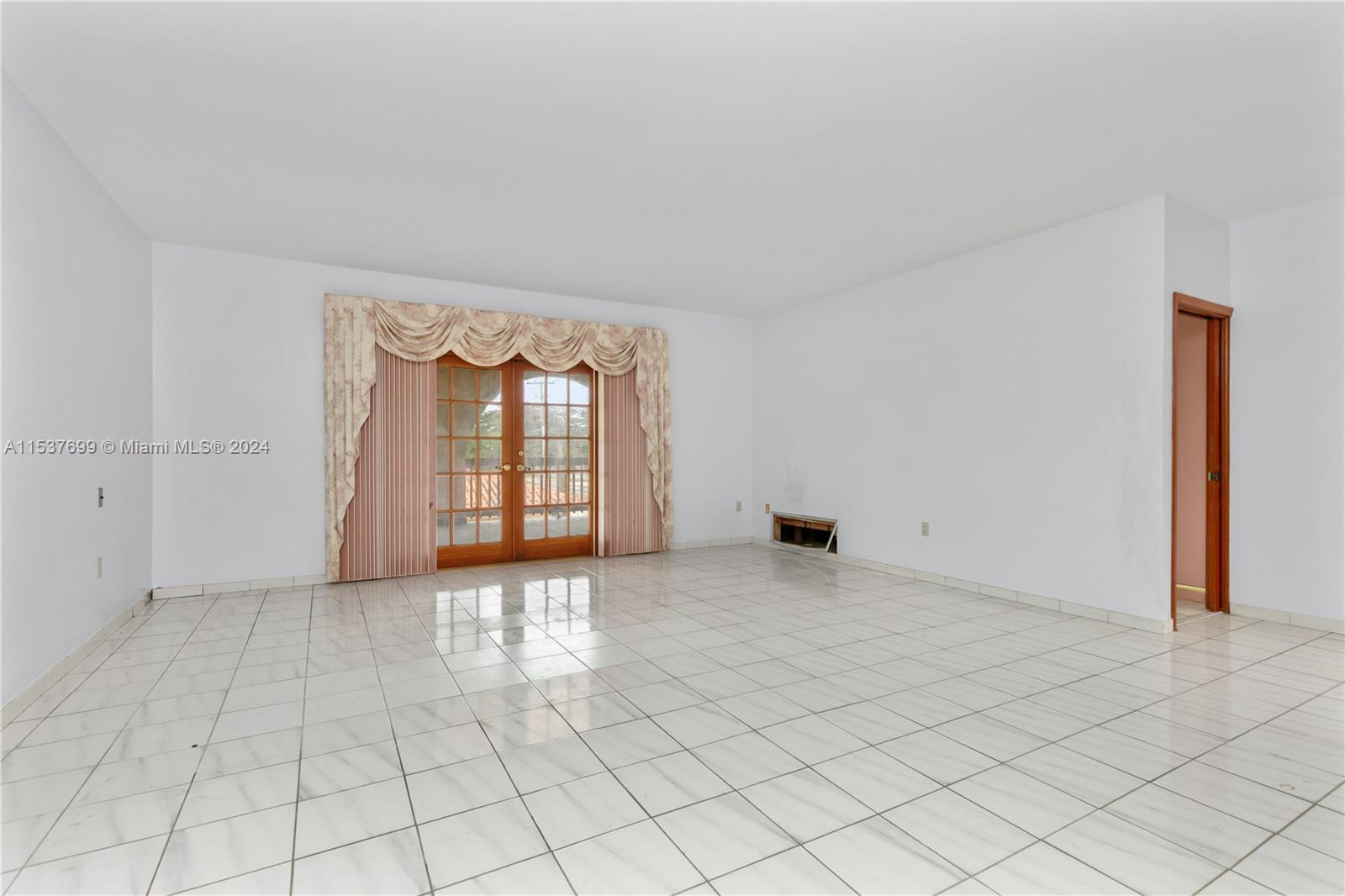 MILLER DRIVE ESTATES - Residential