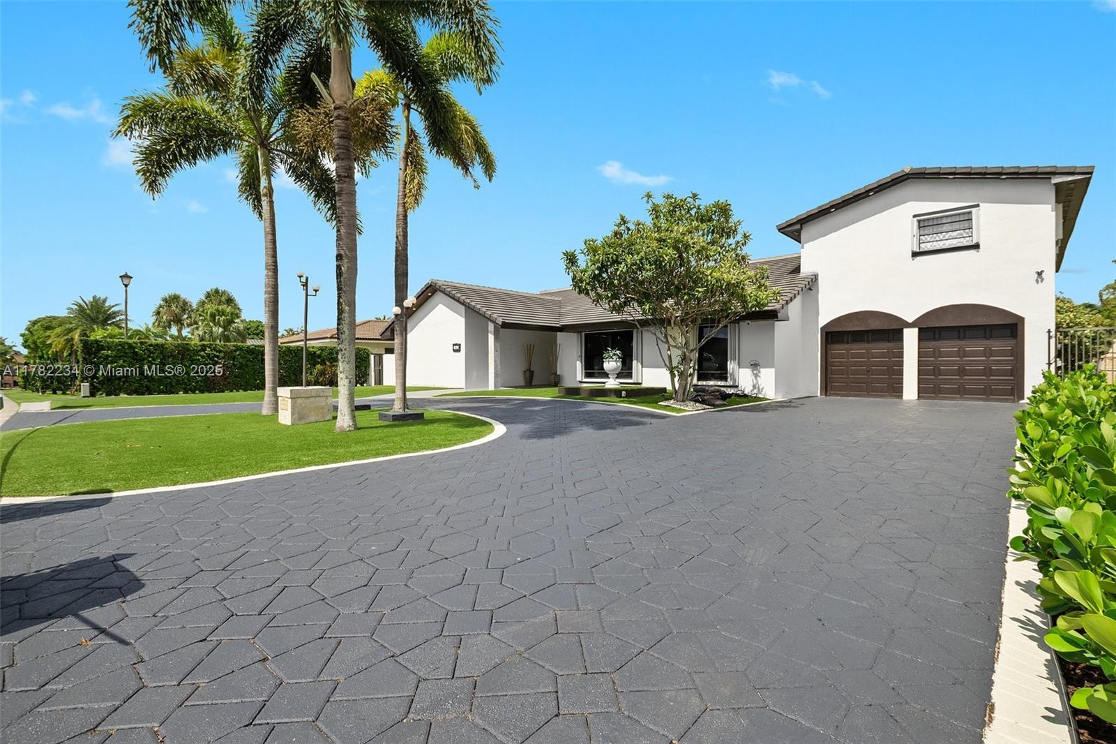 Rental Property at 19510 W Oakmont Dr, Hialeah, Miami-Dade County, Florida - Bedrooms: 6 
Bathrooms: 4  - $13,000 MO.