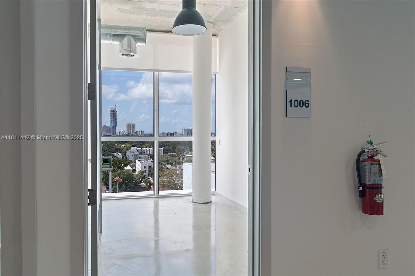 Professional office space available just off of the i95 & 7th st, with quick access to the Brickell area • 10th Floor: 85sf available • $789/month • City View • Floor to Ceiling Windows • Conference Room • Available Immediately