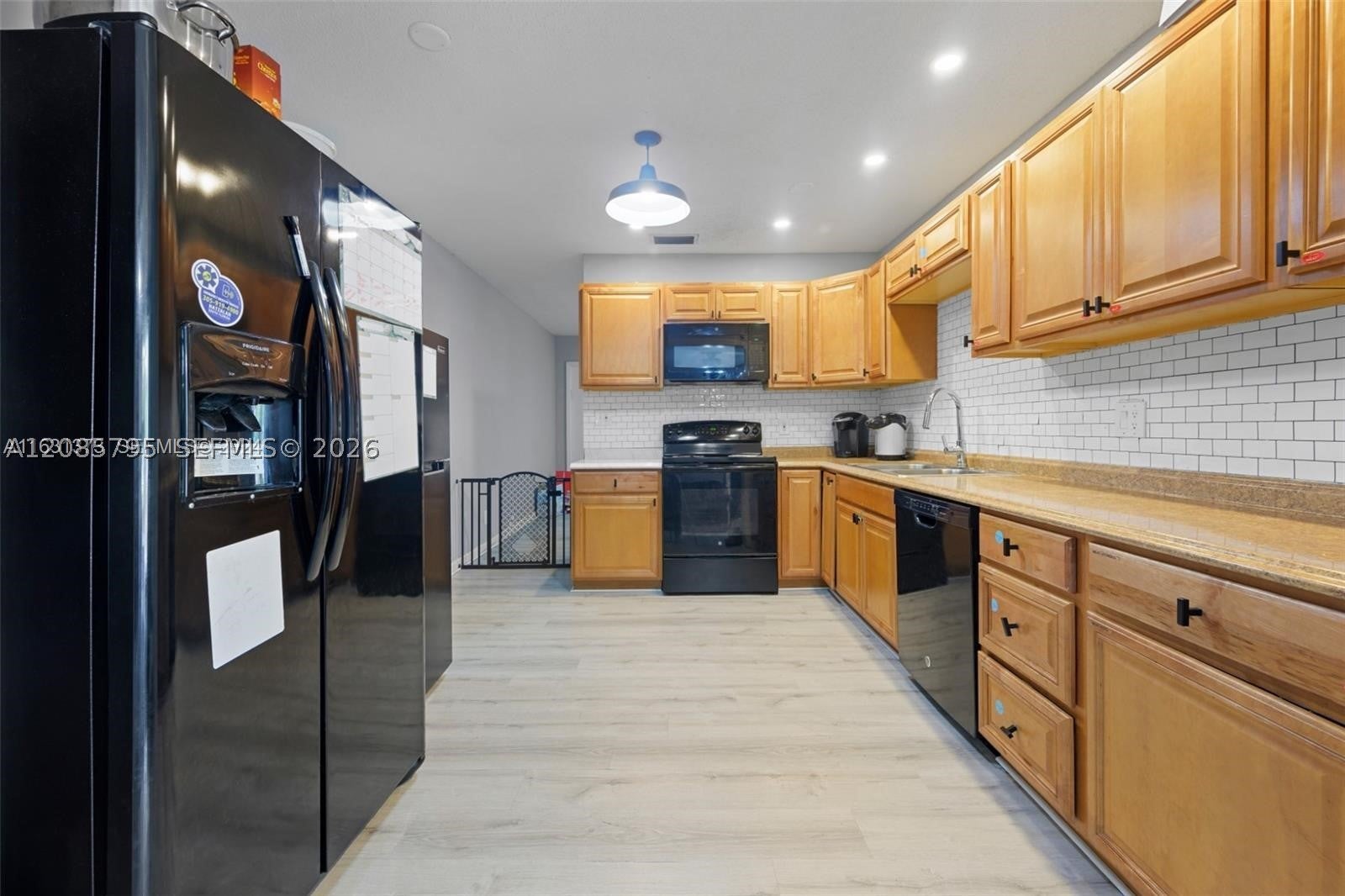 3530 N 65th Ave