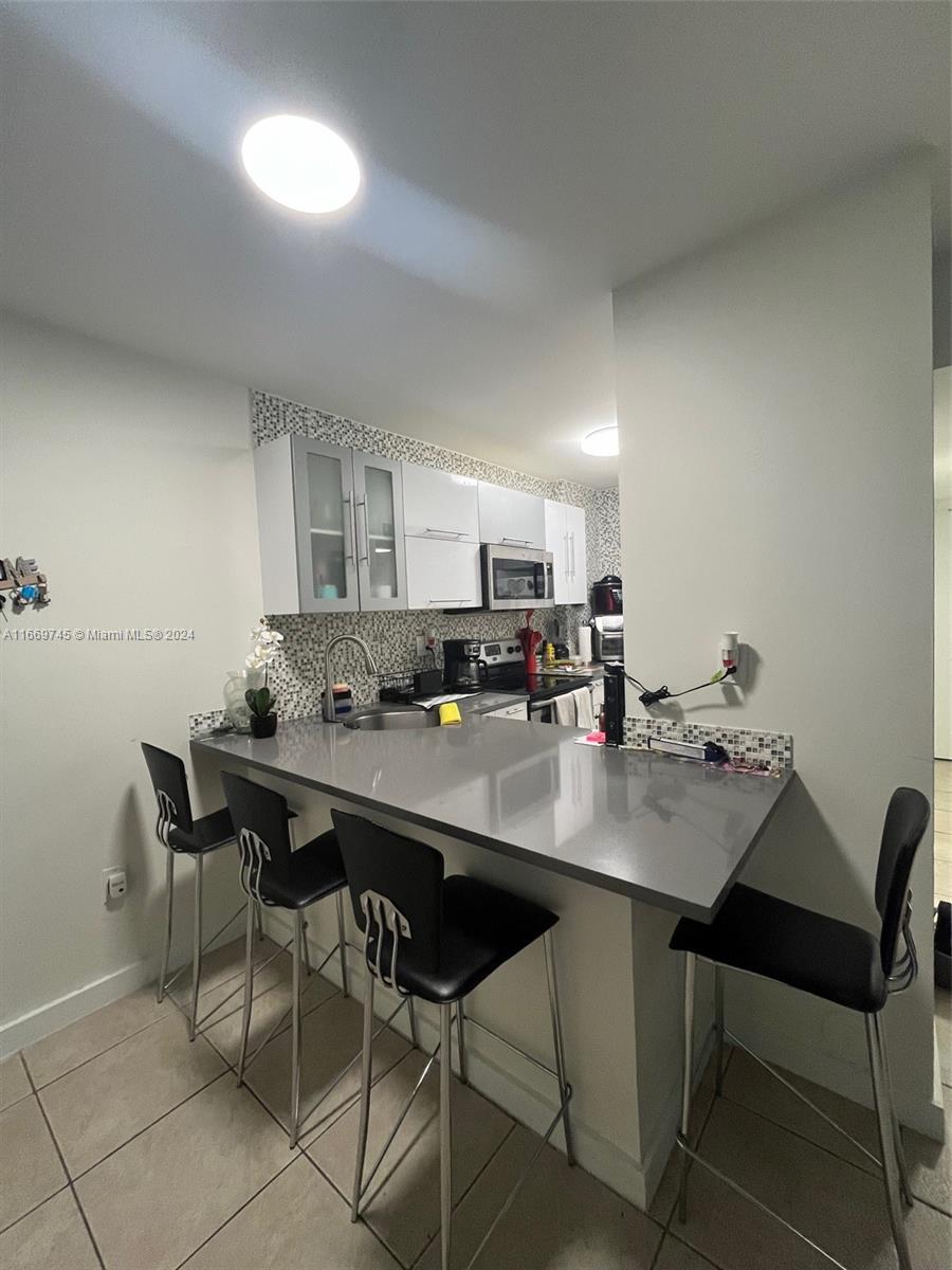 8075 NW 7th St 109