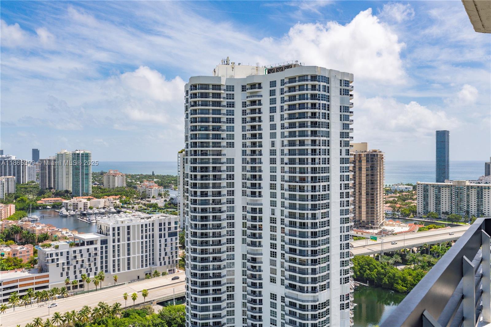 MYSTIC POINTE TOWER 500 C - Residential
