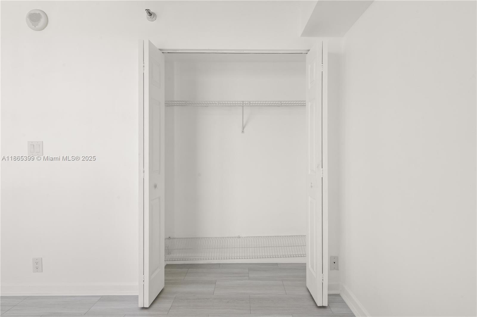 MYSTIC POINTE TOWER 500 C - Residential